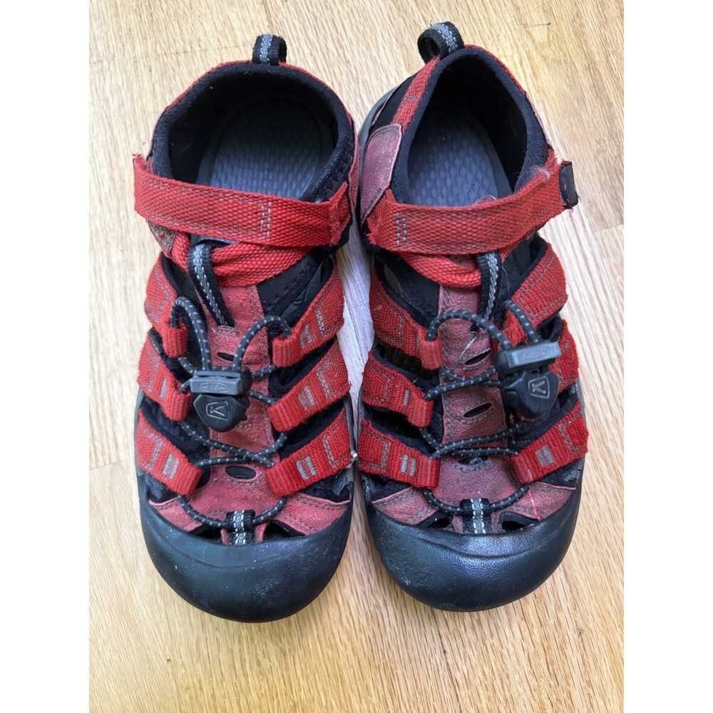 KEEN Newport H2 Sandals Hybrid Ribbon Red/Gargoyle Kids Size 5.5-6 Women’s 7.5